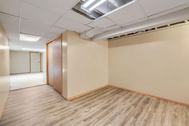 725 Pontiac Place, Mendota Heights, MN 55120