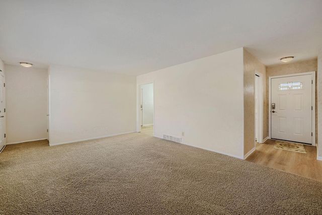 725 Pontiac Place, Mendota Heights, MN 55120