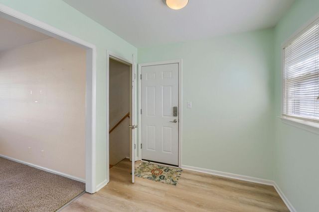 725 Pontiac Place, Mendota Heights, MN 55120