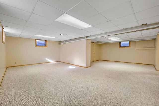 725 Pontiac Place, Mendota Heights, MN 55120