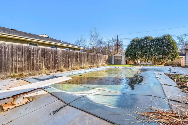 725 Pontiac Place, Mendota Heights, MN 55120