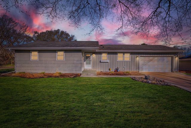 725 Pontiac Place, Mendota Heights, MN 55120