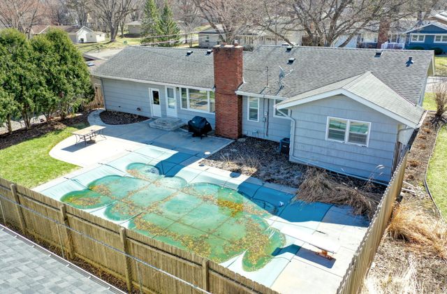 725 Pontiac Place, Mendota Heights, MN 55120