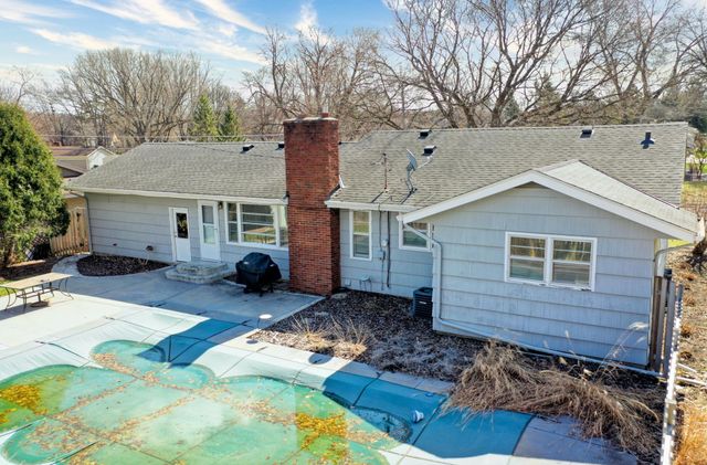 725 Pontiac Place, Mendota Heights, MN 55120