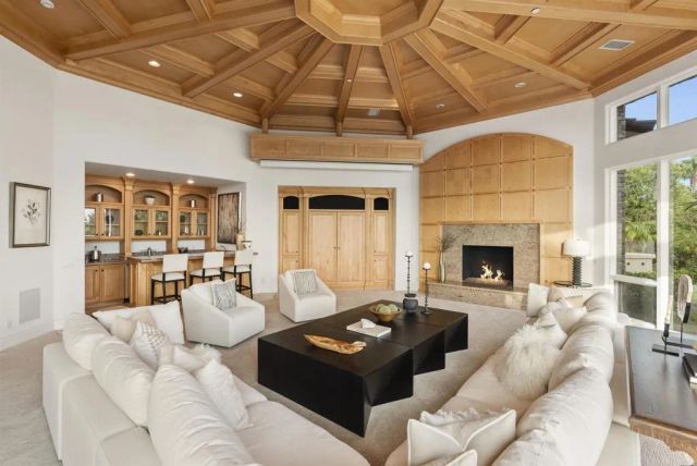 6868 Spyglass Lane, Rancho Santa Fe, CA 92067