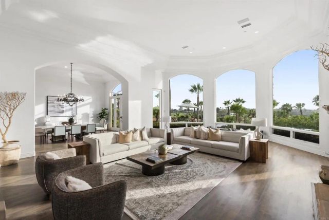 6868 Spyglass Lane, Rancho Santa Fe, CA 92067
