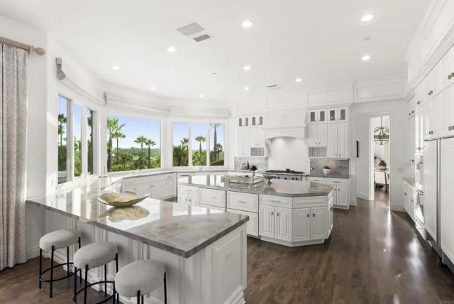 6868 Spyglass Lane, Rancho Santa Fe, CA 92067
