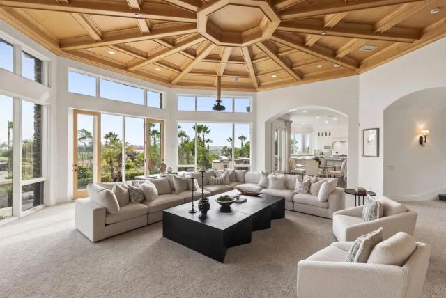 6868 Spyglass Lane, Rancho Santa Fe, CA 92067