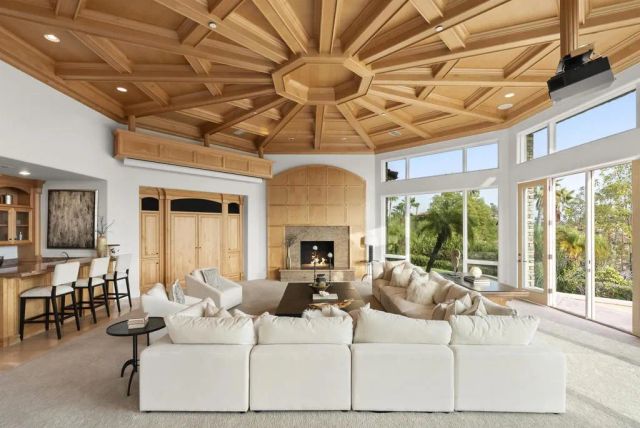 6868 Spyglass Lane, Rancho Santa Fe, CA 92067