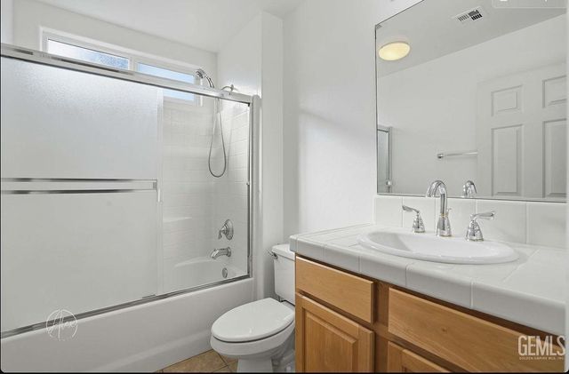 11528 Indian Hawthorne Street, Bakersfield, CA 93311