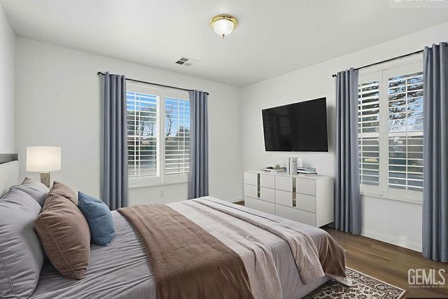 11528 Indian Hawthorne Street, Bakersfield, CA 93311