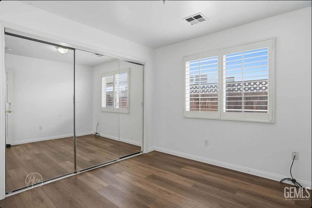 11528 Indian Hawthorne Street, Bakersfield, CA 93311