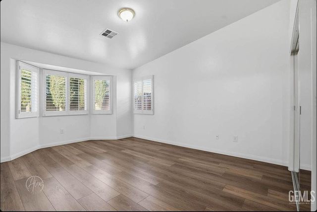 11528 Indian Hawthorne Street, Bakersfield, CA 93311