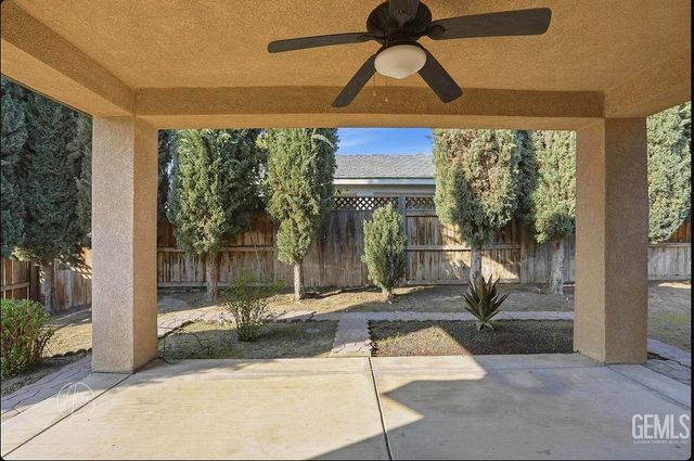 11528 Indian Hawthorne Street, Bakersfield, CA 93311