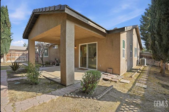 11528 Indian Hawthorne Street, Bakersfield, CA 93311