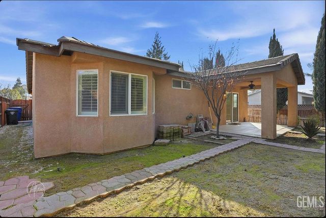 11528 Indian Hawthorne Street, Bakersfield, CA 93311