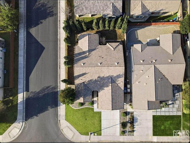 11528 Indian Hawthorne Street, Bakersfield, CA 93311