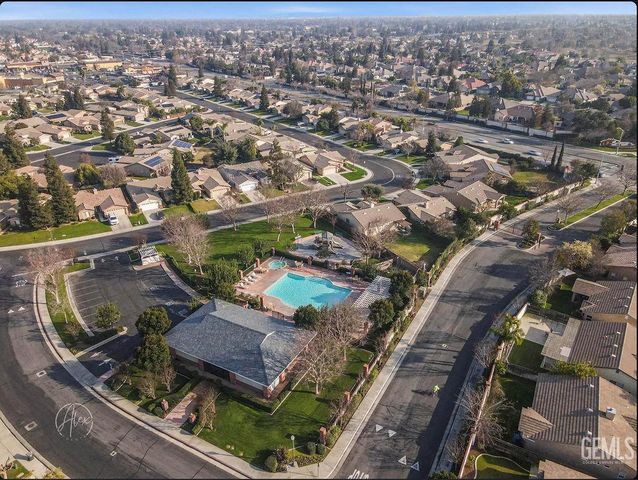 11528 Indian Hawthorne Street, Bakersfield, CA 93311