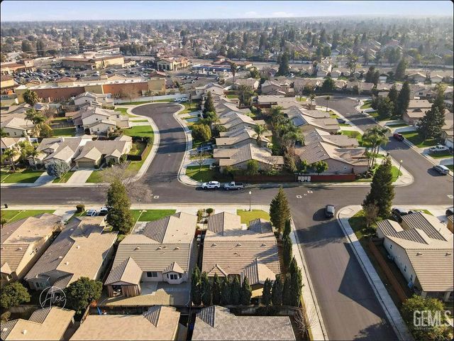 11528 Indian Hawthorne Street, Bakersfield, CA 93311