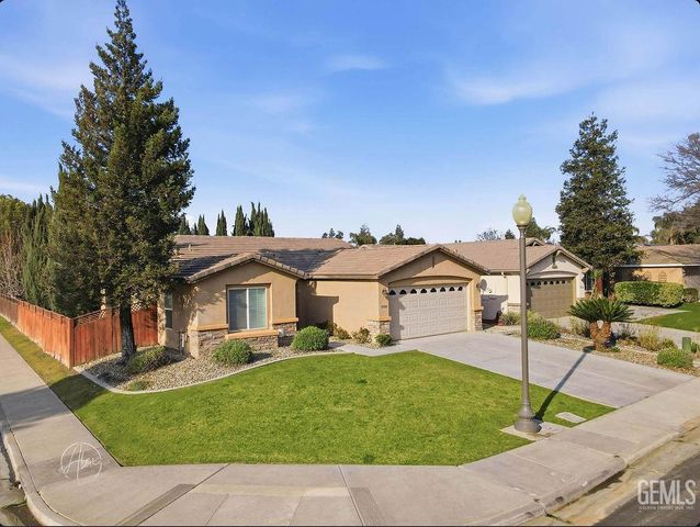 11528 Indian Hawthorne Street, Bakersfield, CA 93311