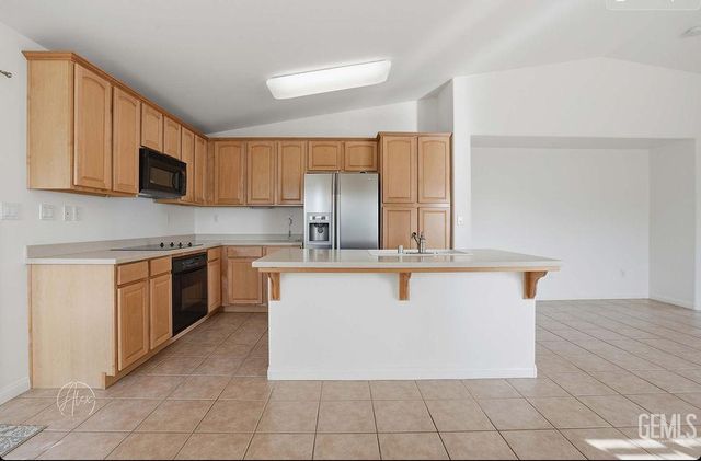 11528 Indian Hawthorne Street, Bakersfield, CA 93311