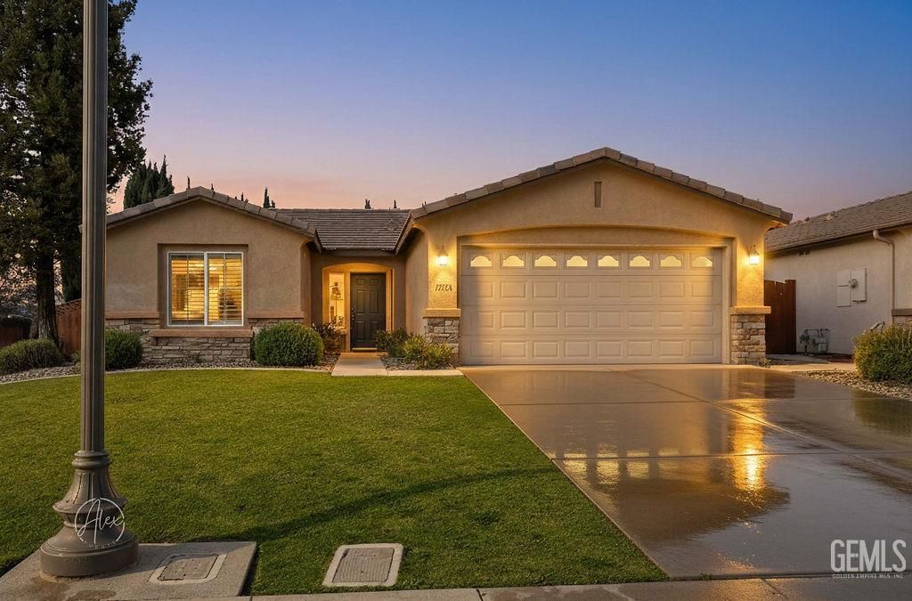 11528 Indian Hawthorne Street, Bakersfield, CA 93311