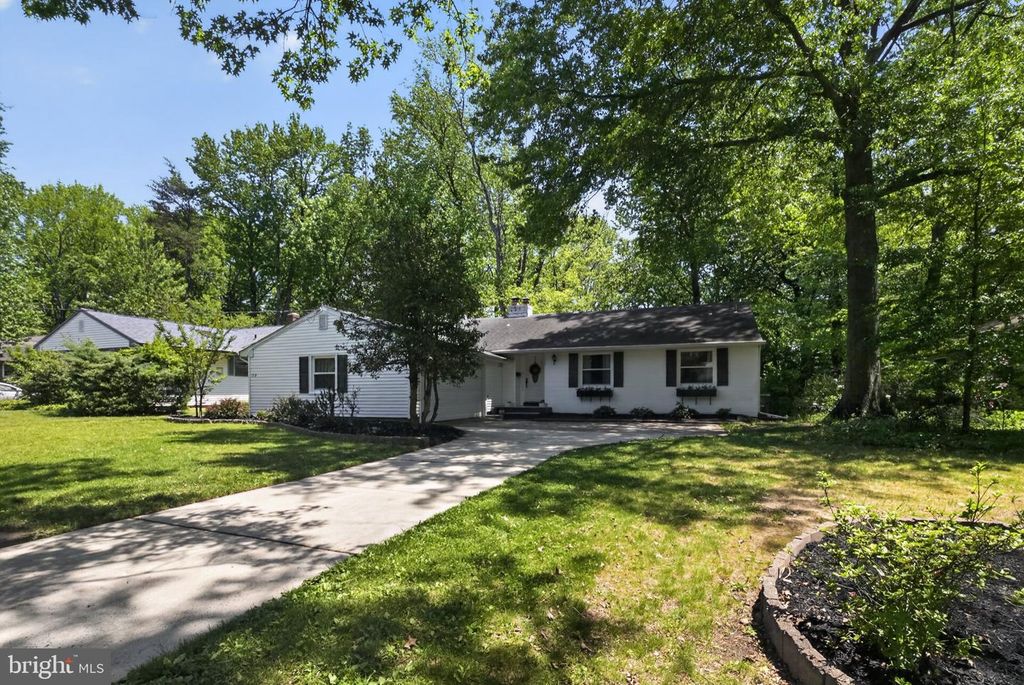119 SHARROWVALE RD, Cherry Hill, NJ 08034