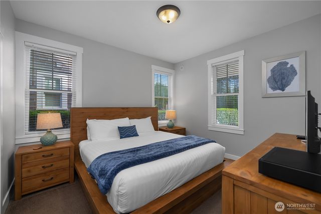 100 Horseshoe Lane, Pacific Beach, WA 98571