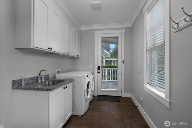 100 Horseshoe Lane, Pacific Beach, WA 98571