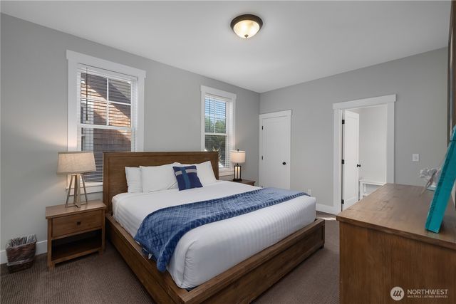 100 Horseshoe Lane, Pacific Beach, WA 98571