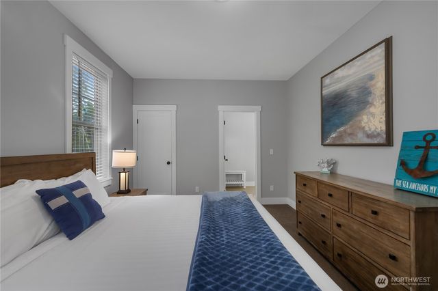 100 Horseshoe Lane, Pacific Beach, WA 98571