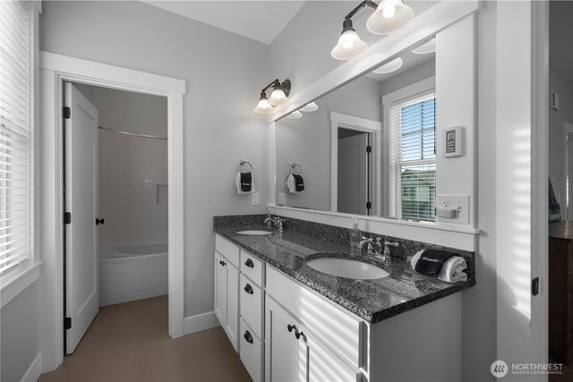 100 Horseshoe Lane, Pacific Beach, WA 98571