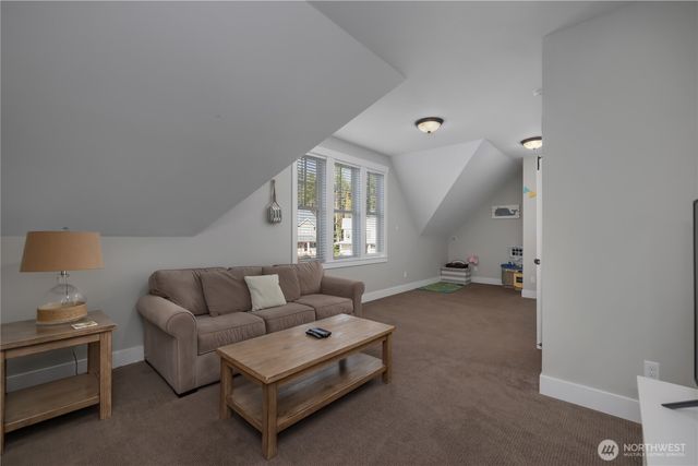 100 Horseshoe Lane, Pacific Beach, WA 98571