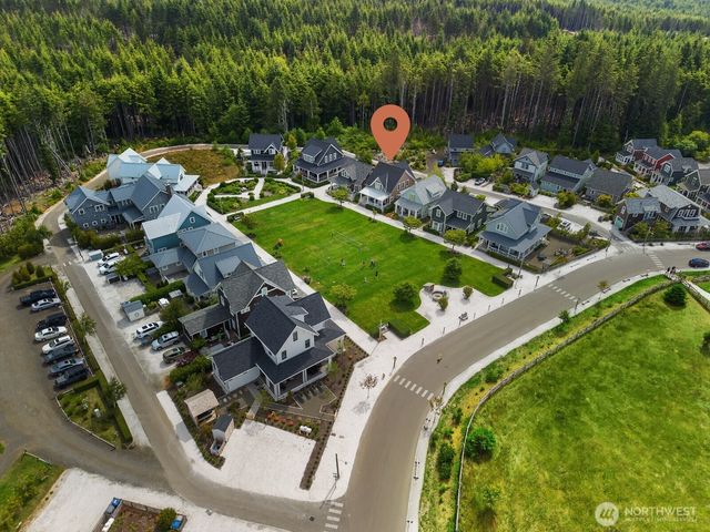 100 Horseshoe Lane, Pacific Beach, WA 98571