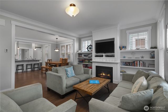 100 Horseshoe Lane, Pacific Beach, WA 98571