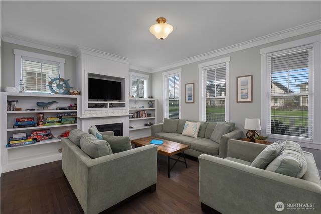 100 Horseshoe Lane, Pacific Beach, WA 98571