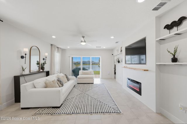 1018 Grantham Lane SE, Palm Bay, FL 32909