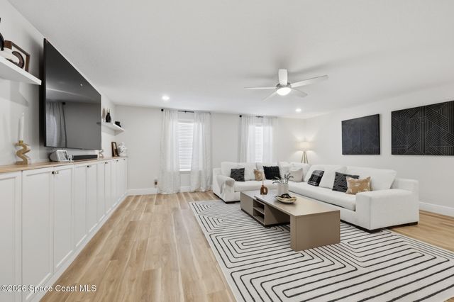 1018 Grantham Lane SE, Palm Bay, FL 32909