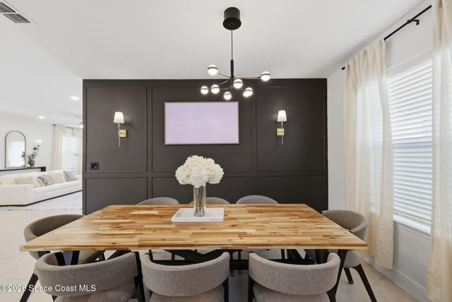 1018 Grantham Lane SE, Palm Bay, FL 32909