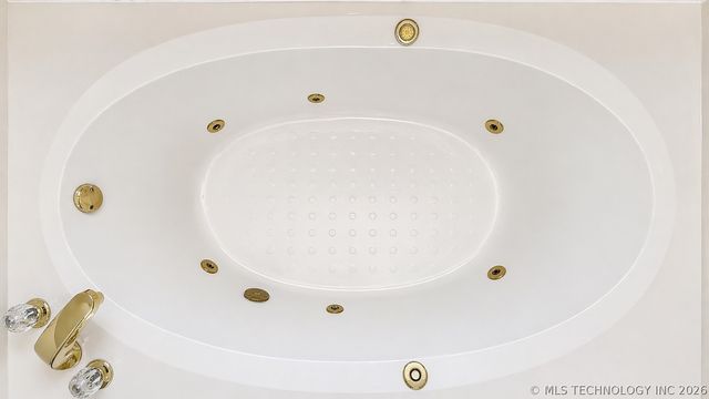 7714 S 92nd Place, Tulsa, OK 74133