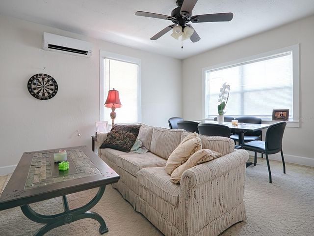 422 E CITRUS AVENUE, Eustis, FL 32726