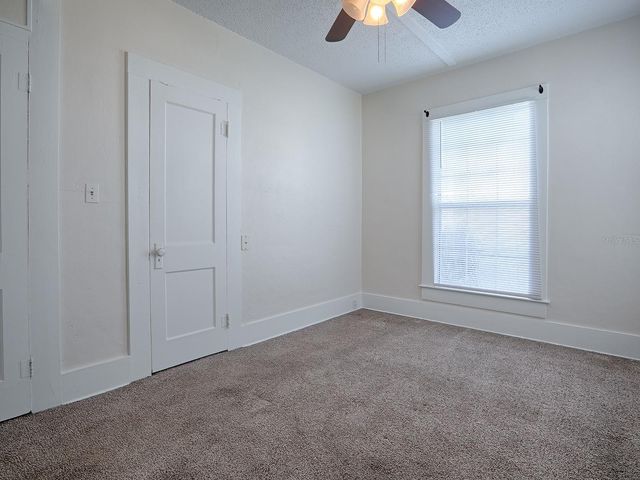 422 E CITRUS AVENUE, Eustis, FL 32726