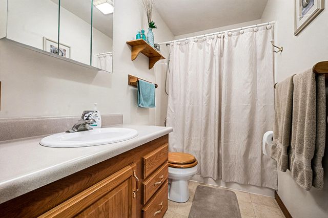 9654 W De Avenue, Kalamazoo, MI 49009