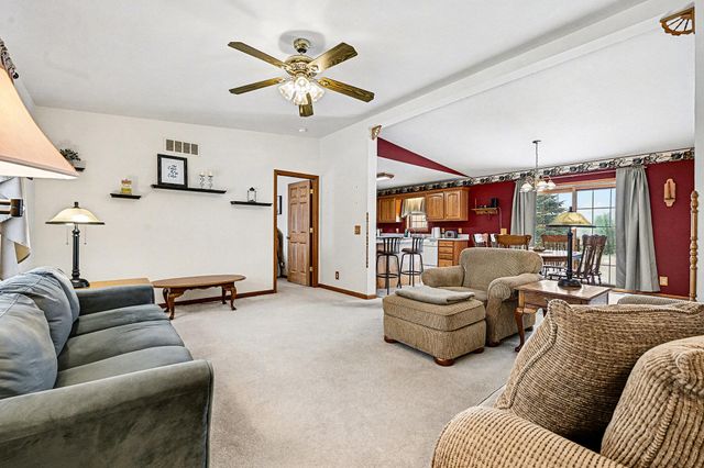 9654 W De Avenue, Kalamazoo, MI 49009