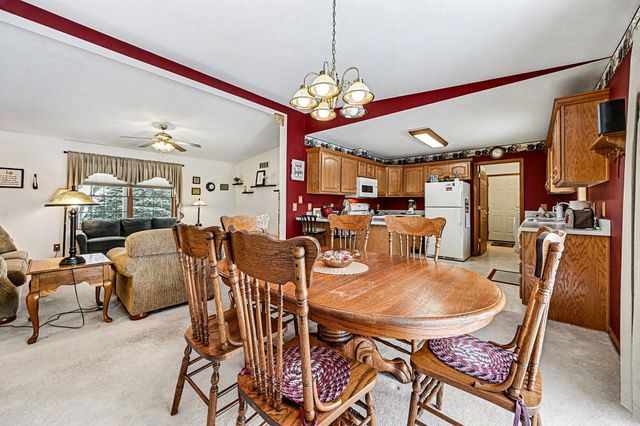 9654 W De Avenue, Kalamazoo, MI 49009