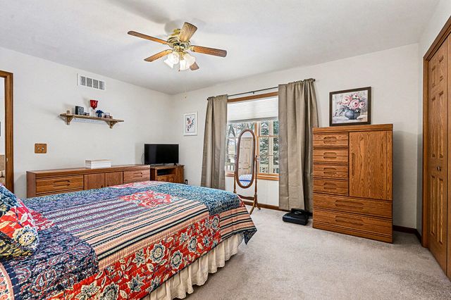 9654 W De Avenue, Kalamazoo, MI 49009