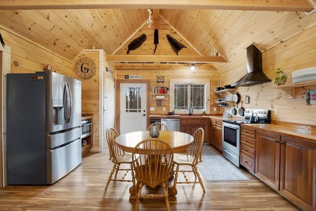 26 Collins, Mashpee, MA 02649