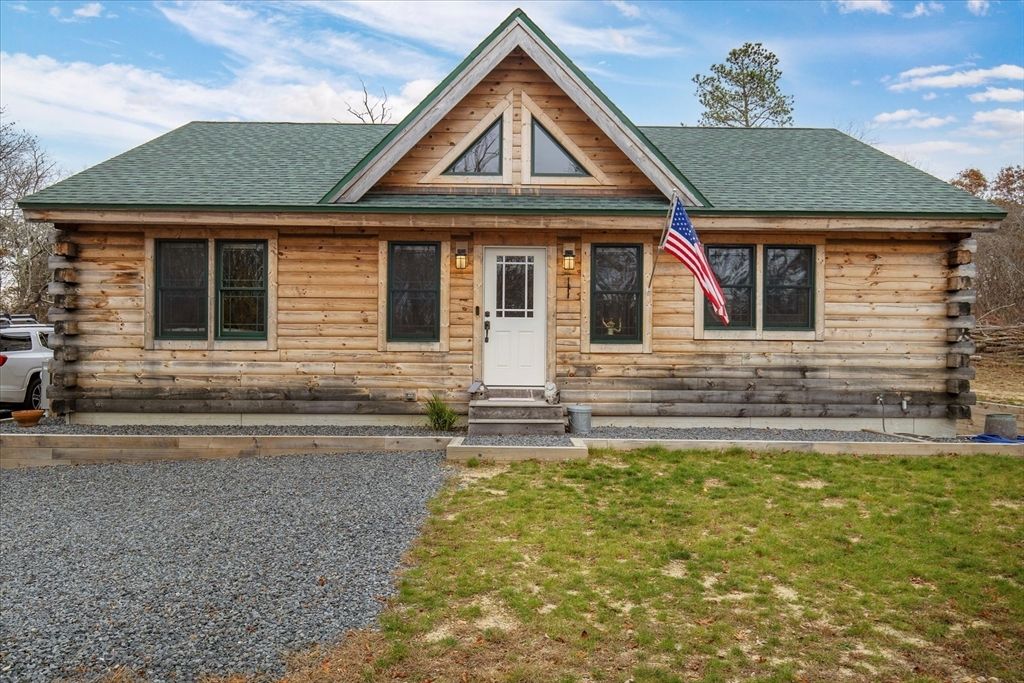 26 Collins, Mashpee, MA 02649