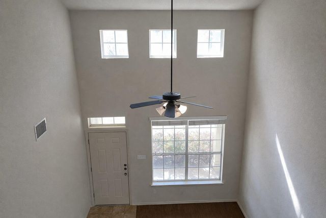 2410 Great Oaks DR 802, Round Rock, TX 78681