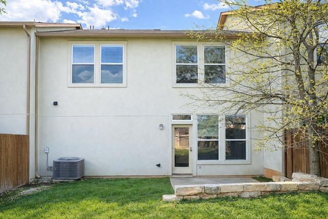 2410 Great Oaks DR 802, Round Rock, TX 78681